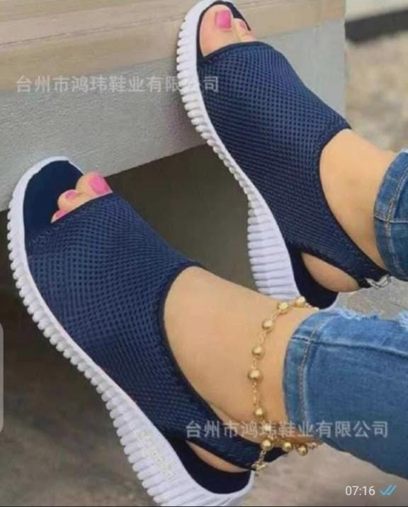 Low heel Sandal